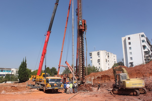 安寧市昆鋼第一中學(xué)改擴(kuò)建項(xiàng)目工程樁施工開始