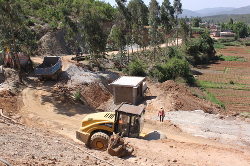 安寧市水務(wù)局到我司水工部監(jiān)理的八街四水庫視察