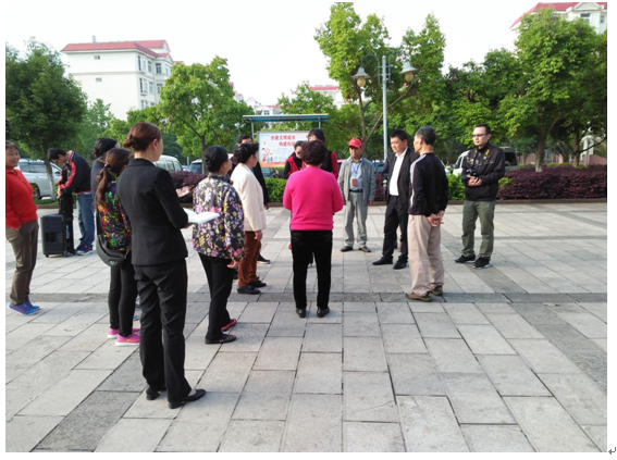 安寧市領(lǐng)導(dǎo)宣傳部陸毅敏部長到興城物業(yè)小區(qū)巡查創(chuàng)文宣傳工作