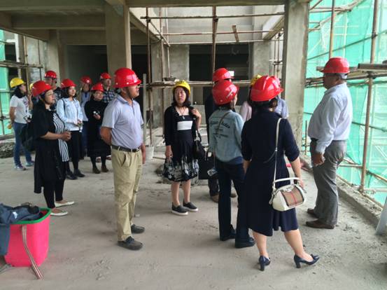 云南省輕紡工業(yè)行業(yè)協(xié)會領(lǐng)導(dǎo)蒞臨我司監(jiān)理的云南工藝美術(shù)學(xué)校建設(shè)項目進行檢查指導(dǎo)工作