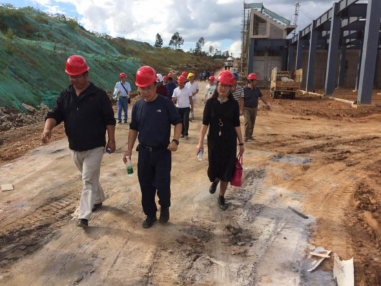 云南省教育廳組織有關(guān)高?；ú块T工作人員到我公司監(jiān)理的云南工藝美術(shù)學(xué)校新校區(qū)建設(shè)項目學(xué)習(xí)交流