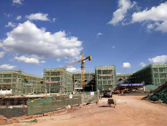 安寧市寧湖小學(xué)改擴(kuò)建工程教學(xué)樓主體封頂