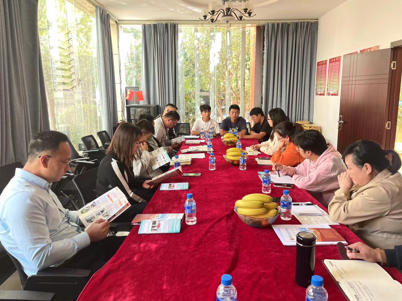 校友情濃再聚首，同心共筑新篇章 ——昆明冶金高等?？茖W(xué)校領(lǐng)導(dǎo)蒞臨我公司慰問各級校友